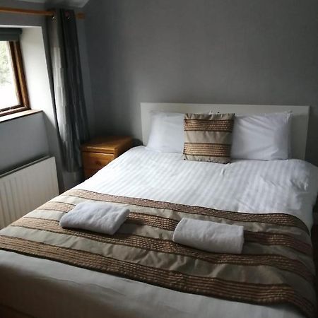 An File Economy Rooms Westport Extérieur photo